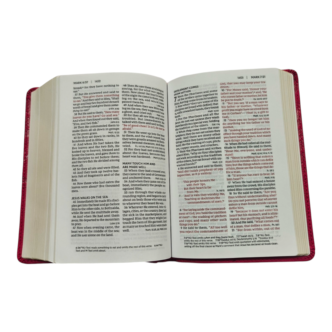 NKJV Compact Reference Bible, Pink Leathersoft – Red Letter Edition, Center-Column References, Portable Size – ISBN 9780785233442