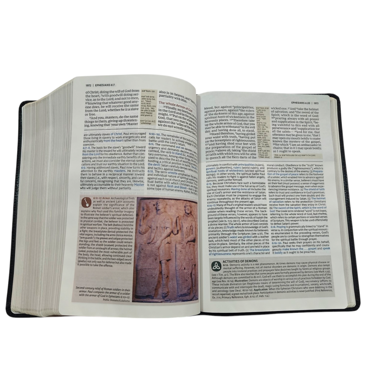 Evangelical Study Bible: Christ-Centered. Faith-Building. Mission-Focused. (NKJV, Black Bonded Leather, Red Letter, Thumb Indexed, Large Comfort Print)