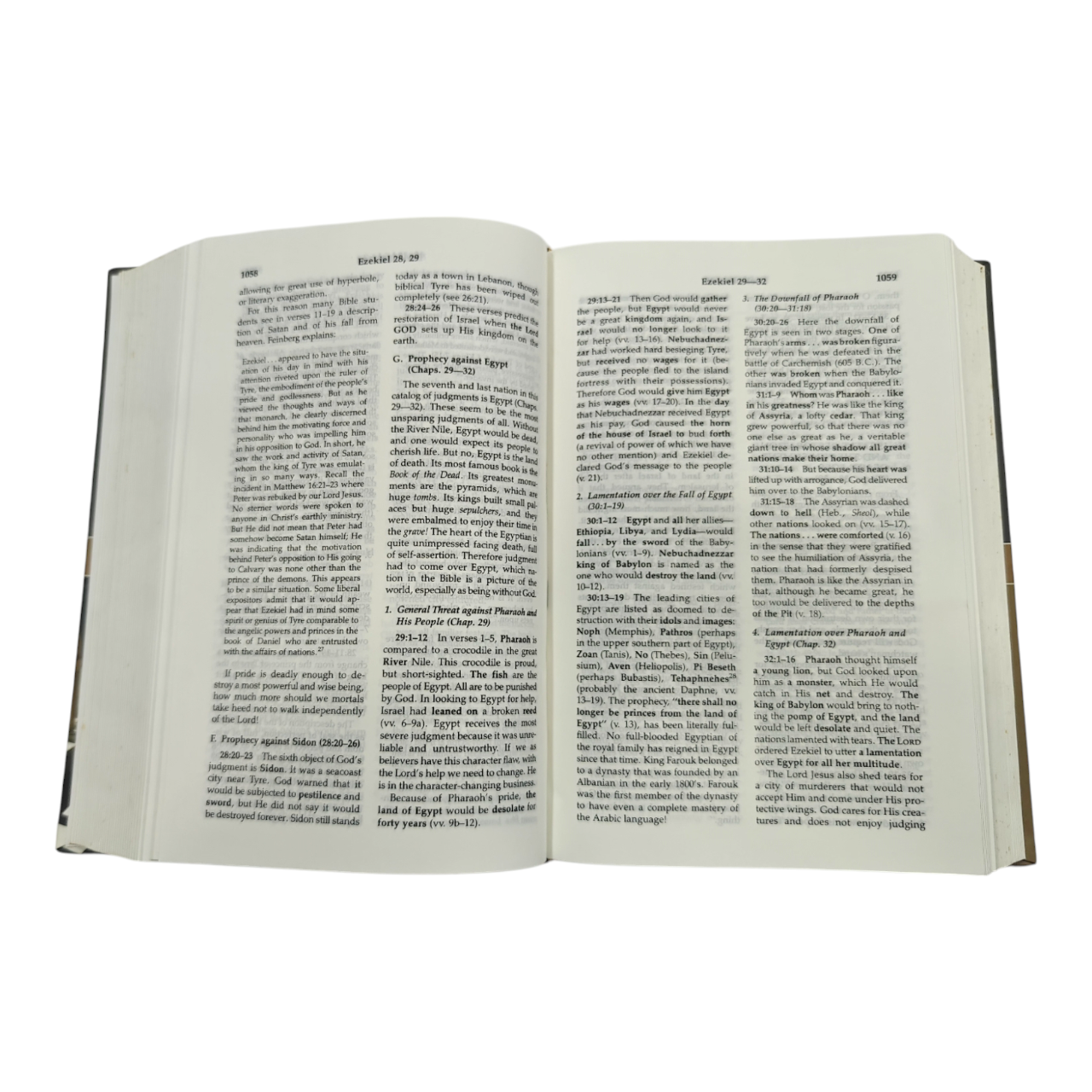 Believer’s Bible Commentary – by William MacDonald | Verse-by-Verse Exposition of Entire Bible, Devotional & Practical Insights, Perfect for Daily Study & Teaching | Hardcover | ISBN 9789381905593