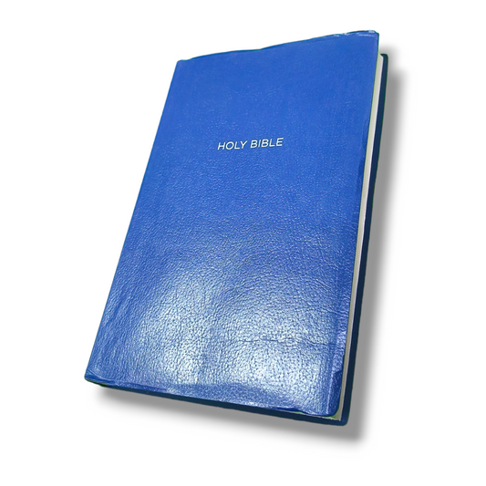 NKJV Gift & Award Bible | Red Letter Edition | Medium Size | New Edition