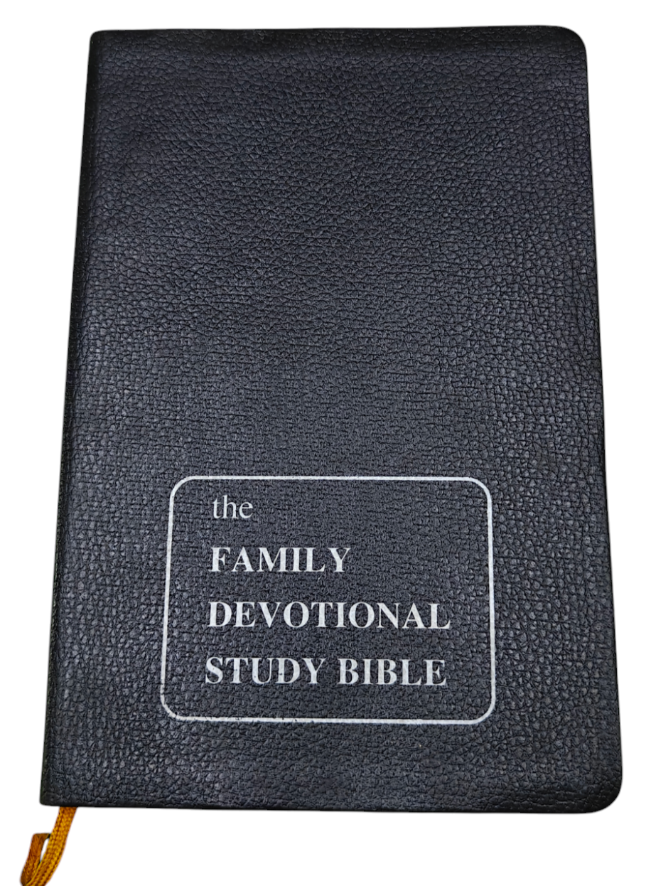 Family Devotional Study Bible – NIV