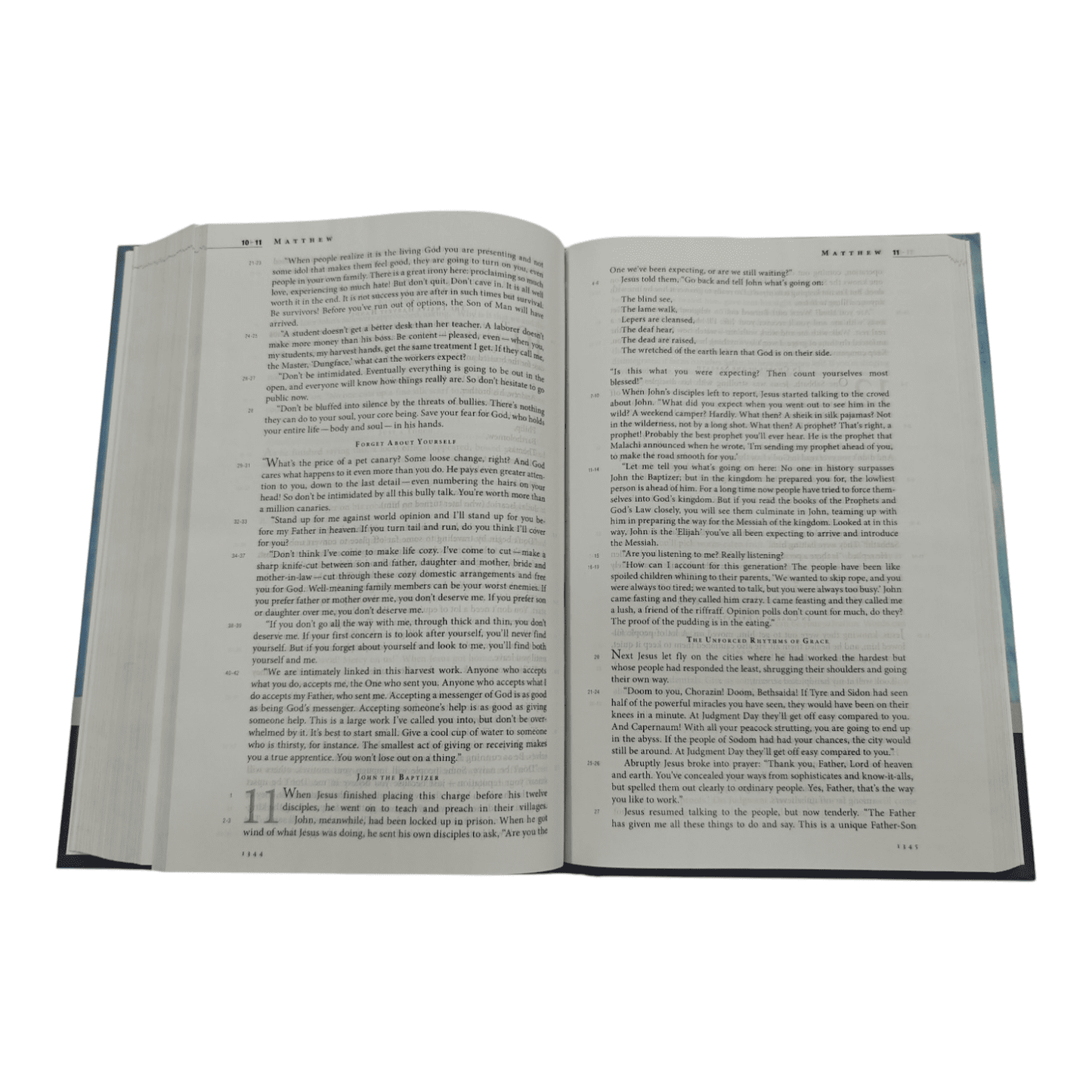 The Message Numbered Edition, Hardcover: Paragraph Format with Verse Numbers - Contemporary Bible Translation by Eugene Peterson - 9781576839164