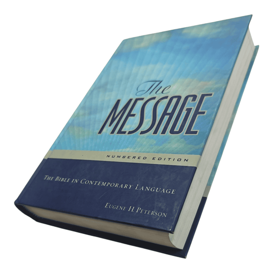 The Message Numbered Edition, Hardcover: Paragraph Format with Verse Numbers - Contemporary Bible Translation by Eugene Peterson - 9781576839164