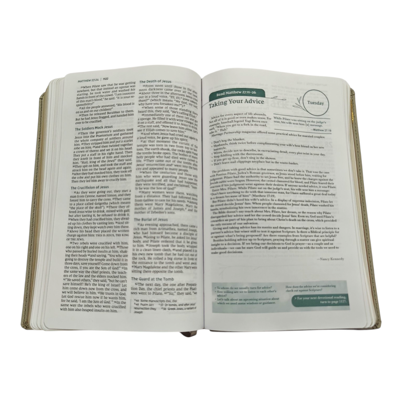 NIV Couple's Devotional Bible New International Version