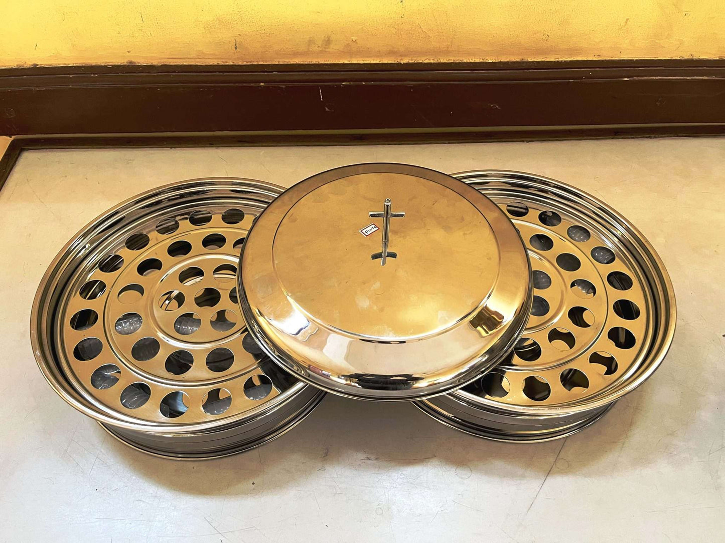 JAYCO Holy Communion Tray, Two-Set Stainless Steel with 80 Plastic Cups, Stackable Trays with Closed Cross-Top Lid for Church Communion Service